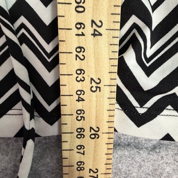 Womens Black White Zig Zag Chevron Ruffle Neck Short Sleeve Dress XL Y2K - Picture 7 of 8